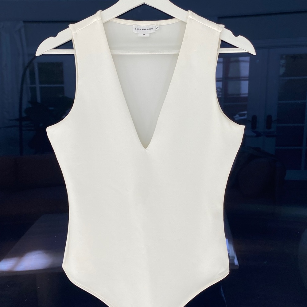 Good American Sculpting Deep V Neck Top